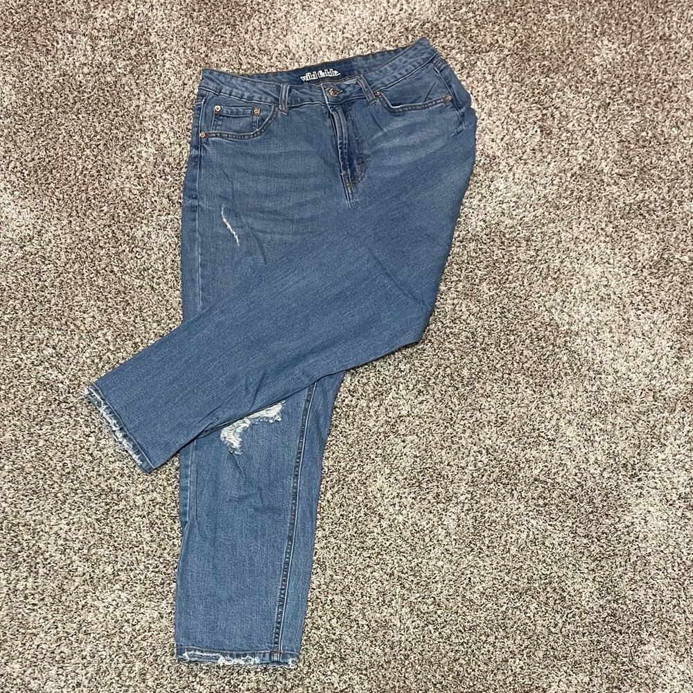 NEW! Wild Fable High Rise Distressed Cropped Mom Jean 10 - Picture 2 of 9